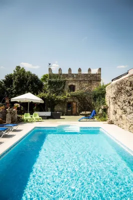 Solar Sampaio e Melo Hotels in Marialva