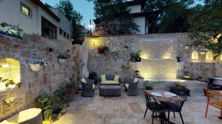 PATRON HOTEL Отели рядом с достопримечательностью «Музей игрушек Анталии»