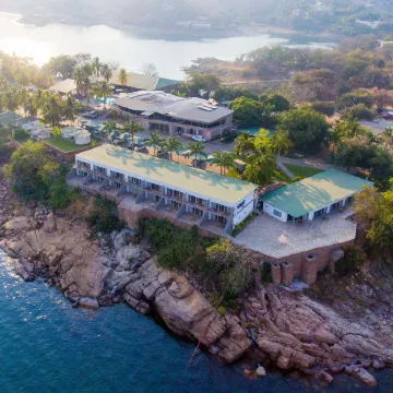 Lake Safari Lodge