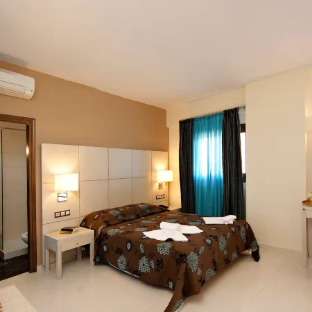 Theros Hotel