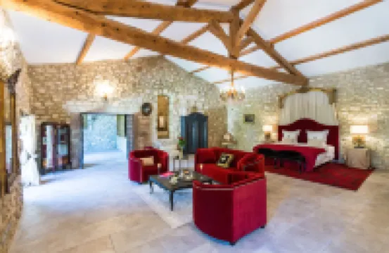 馬斯德拉夏貝爾酒店