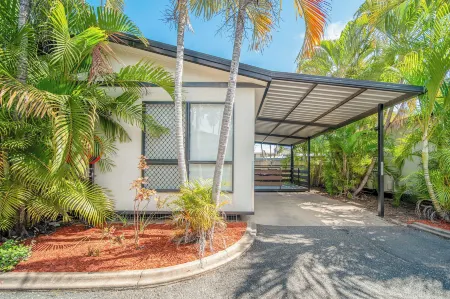 Emerald Motel Apartments