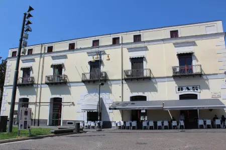 Hotel Santuario Pompei Отели рядом с достопримечательностью «Везувий»