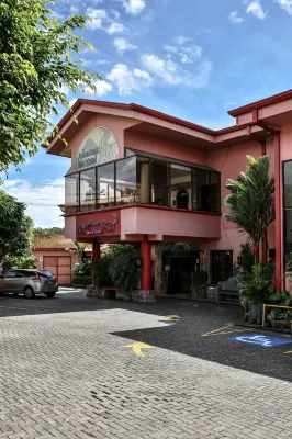 Adventure Inn Hotels in Heredia