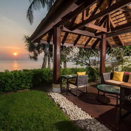 The Sunset Beach Resort & Spa, Taling Ngam, Ko Samui Отели рядом с достопримечательностью «Змеиная ферма»