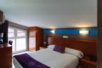 Hotel Rural Tierras del Cid Các khách sạn ở Quintanaduenas