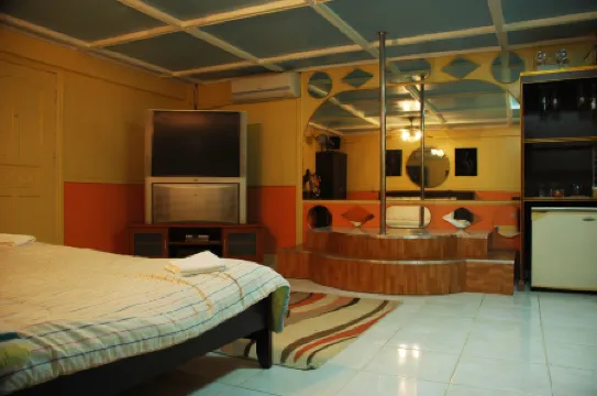 科科莫斯餐飲酒店