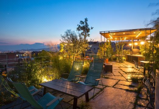 [더 파운드리 스위트의 모던한 주방 시설]