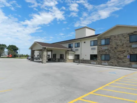 Cobblestone Inn & Suites - Fort Dodge
