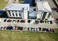 Ramsey Park Hotel - parking