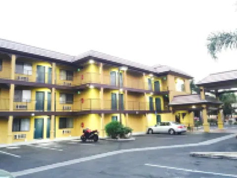 Simply Home Inn & Suites - Riverside