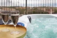 The Loft Hotel Adults Only - Hot Tub
