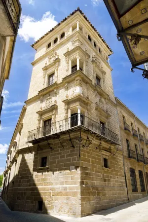 Hotel Palacio de Úbeda 5 G.L Отели в г. Убеда