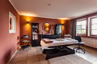 Waldhotel Kreuztanne Hotels in Sayda