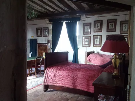 Chambres d'hôtes - Chateau de Chemery Отели в г. Куффи