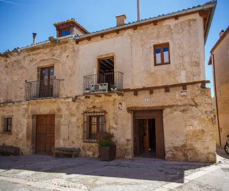 El Bulín de Pedraza - Casa del Serrador Отели в г. Pedraza