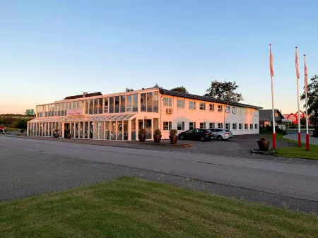 Dolphin Hotel Herning Отели в г. Хернинг