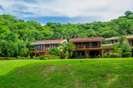 Bahia Pez Vela Resort