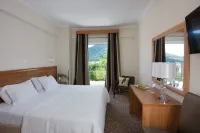 Chloe Luxury Hotel Hotel dekat Panagia Mavriotissa Monastery