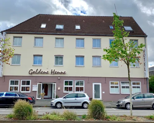 Boutique Hotel Goldene Henne Hotels near Designer Outlets Wolfsburg