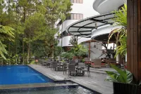 House Sangkuriang - Pool