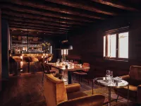 L'Ovella Negra Mountain Lodge - Homestays