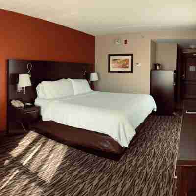 Pearl Street Hotel & Suites Rooms