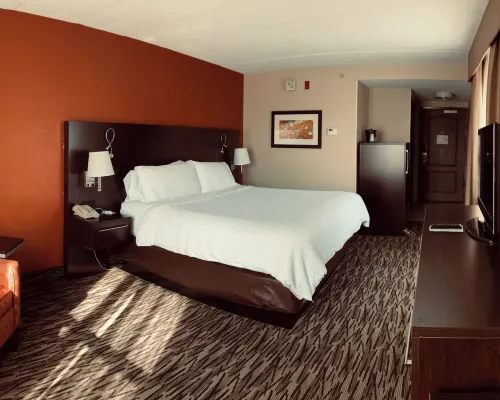 Pearl Street Hotel & Suites Hotels in La Crosse