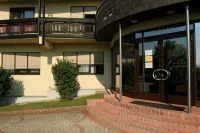 Tennis- Und Freizeitzentrum Neudörfl Hotel a Wiener Neustadt