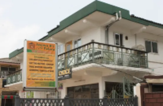 Jesiwa B's Little Palace