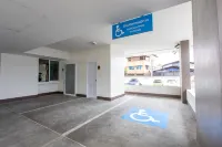 The Greenery Central Suite & Hotel - parking