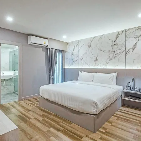Hyde Park Hotel Bangkok Отели рядом с достопримечательностью «Магазин беспошлинной торговли King Power»