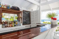 Peace and Plenty Resort - bar