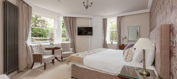 Victoria Square & the Orangery Hotels in Stirling