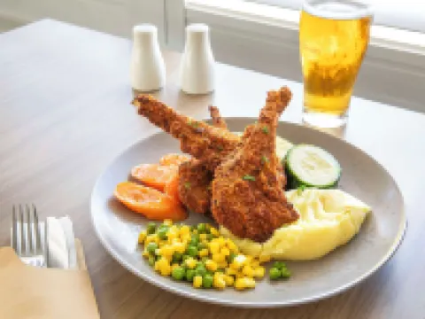 ไนท์แคป แอท ฮอร์ส แอนด์ จ๊อกกี้ โฮเทล วอร์วิก โรงแรมในวอริก