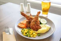 Nightcap at Horse and Jockey Hotel Hotels in Warwick