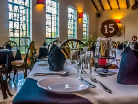 マアンゾニ ロッジ アティ・リバーのホテル