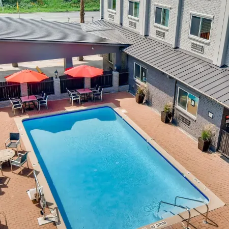 Orangewood Inn and Suites Midtown