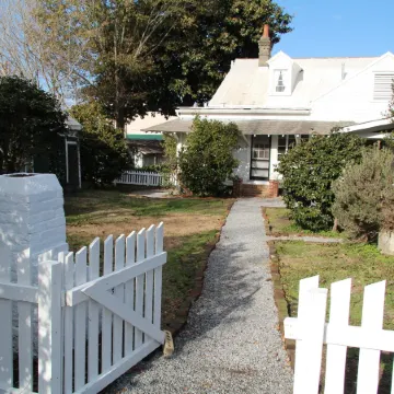 Riverboat Bed & Breakfast