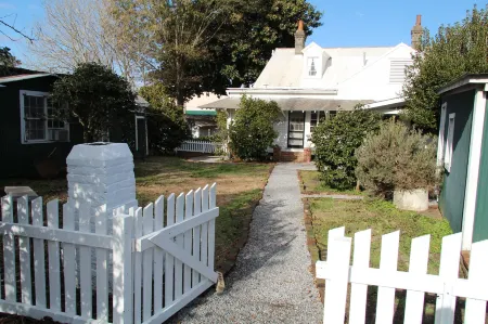 Riverboat Bed & Breakfast Отели в г. Натчез