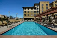 Oxford Suites Paso Robles - Swimmingpools