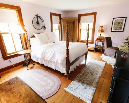 Round Barn Farm B & B Event Center Hotels in Goodhue County