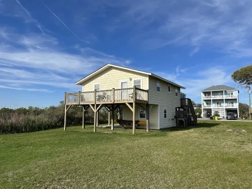 선셋 베이, 탑세일 리얼티