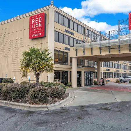 Red Lion Hotel Charlotte Отели рядом с достопримечательностью «Винг Хэйвен Фаундейшн Inc»