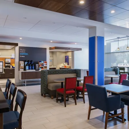 Holiday Inn Express & Suites KELOWNA - EAST by IHG