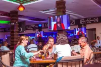 Gold Crest Hotel - bar