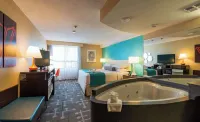 Howard Johnson Plaza by Wyndham by the Falls / Niagara Falls - Hot Tub