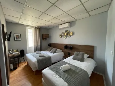 Hôtel Café LE ROCHEGUDE Hôtels à proximité de l'Aérodrome d'Albi-Le Séquestre