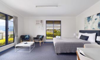 Tin Can Bay's Sleepy Lagoon Motel