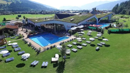 Almdorf Flachau - Luxus Hüttenurlaub